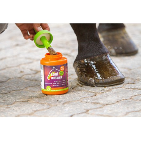 Aceite para cascos EQUINATURA con pincel